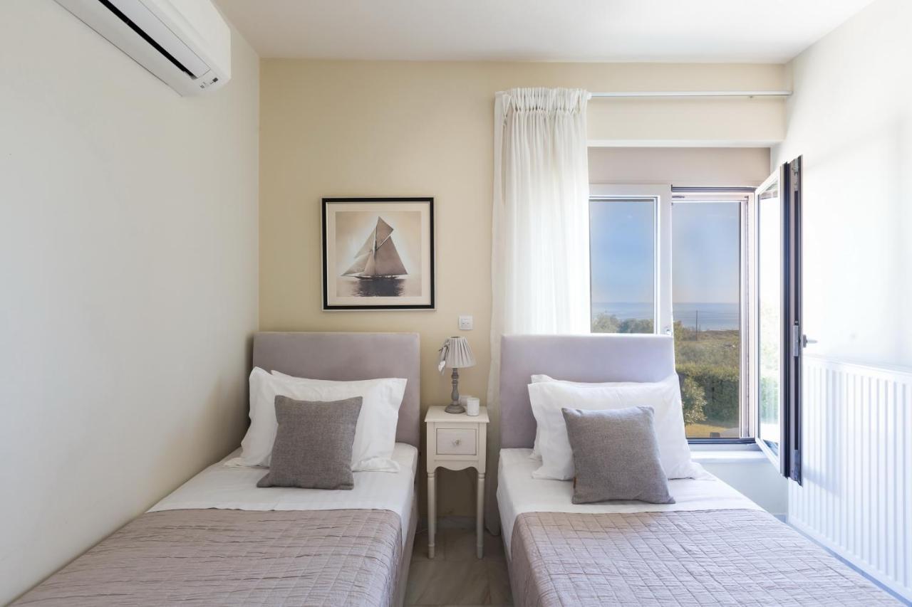 Lux Villa Mia With Heated Pool, 2Km To Beach & Childrens Area! Mikro Metochi Dış mekan fotoğraf