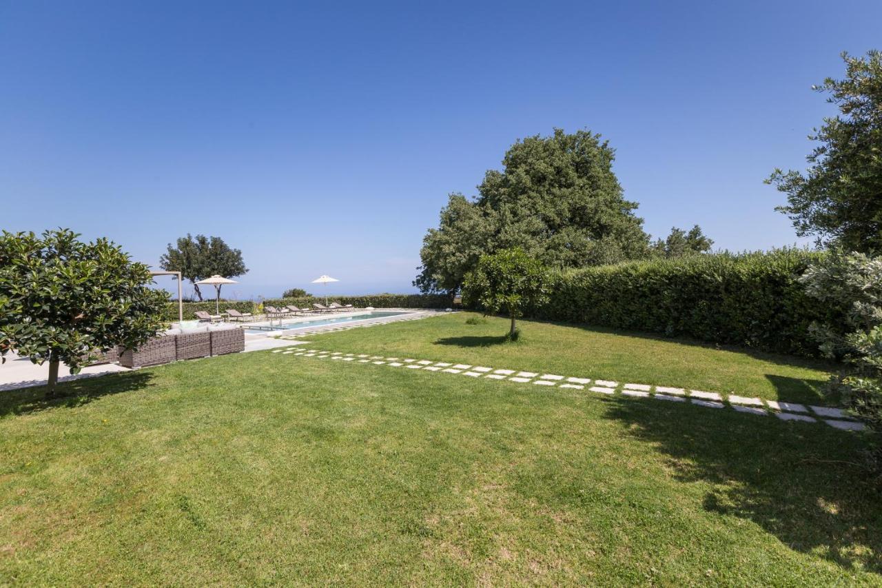Lux Villa Mia With Heated Pool, 2Km To Beach & Childrens Area! Mikro Metochi Dış mekan fotoğraf