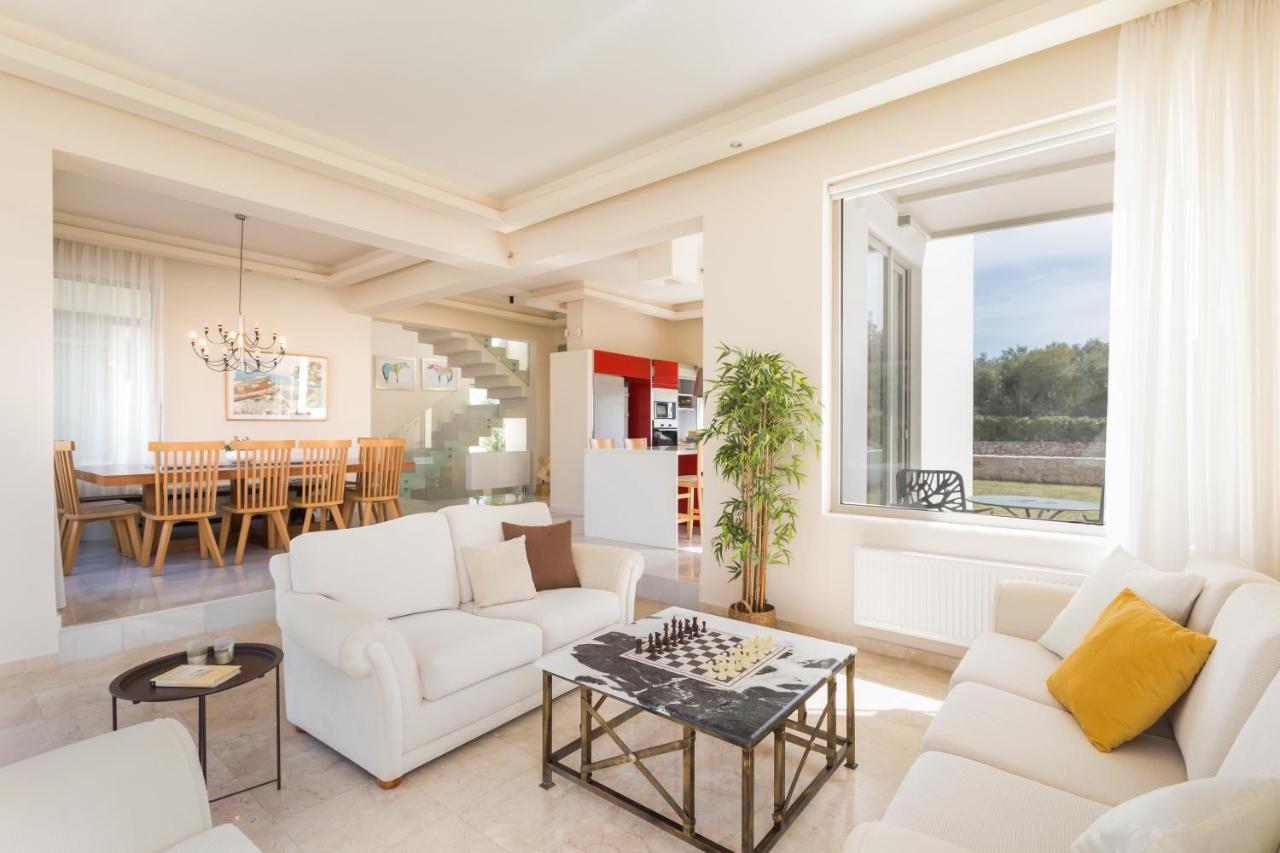 Lux Villa Mia With Heated Pool, 2Km To Beach & Childrens Area! Mikro Metochi Dış mekan fotoğraf