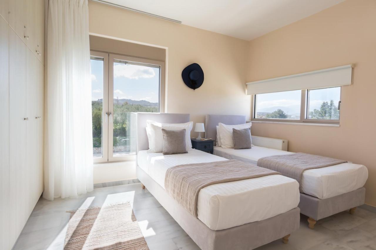Lux Villa Mia With Heated Pool, 2Km To Beach & Childrens Area! Mikro Metochi Dış mekan fotoğraf